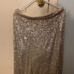 H & M gold skirt